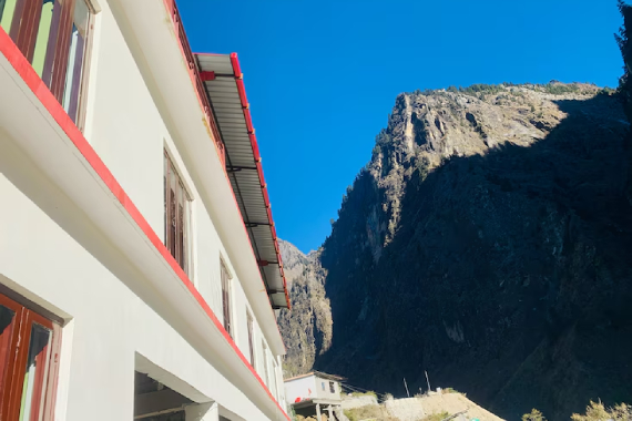 Best Hotel in Govindghat chamoli